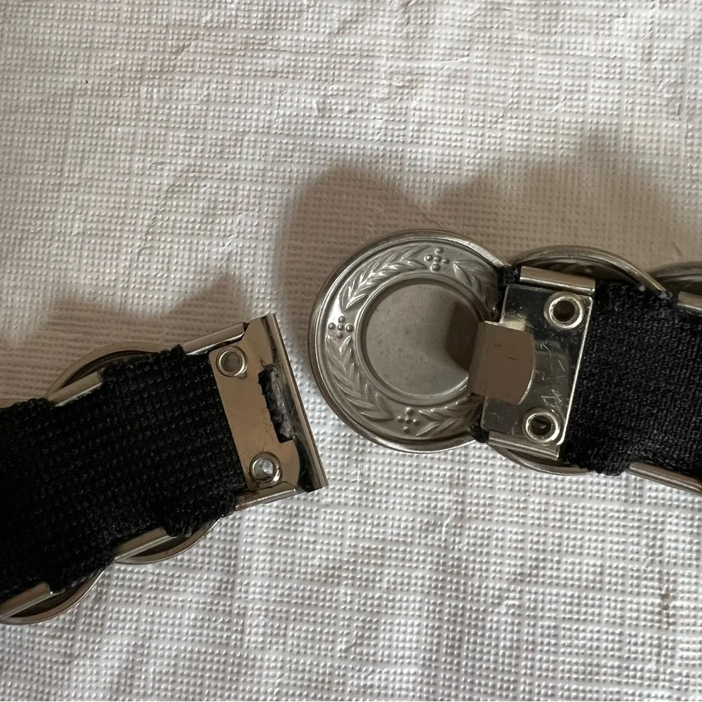Vintage Metal Round Silver 1” Disc Belt Stretchy Fits Waist 27”-32”